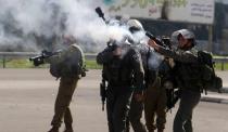 إصابة 3 فلسطينيين بالرصاص الحي خلال مواجهات مع الاحتلال بالخليل

